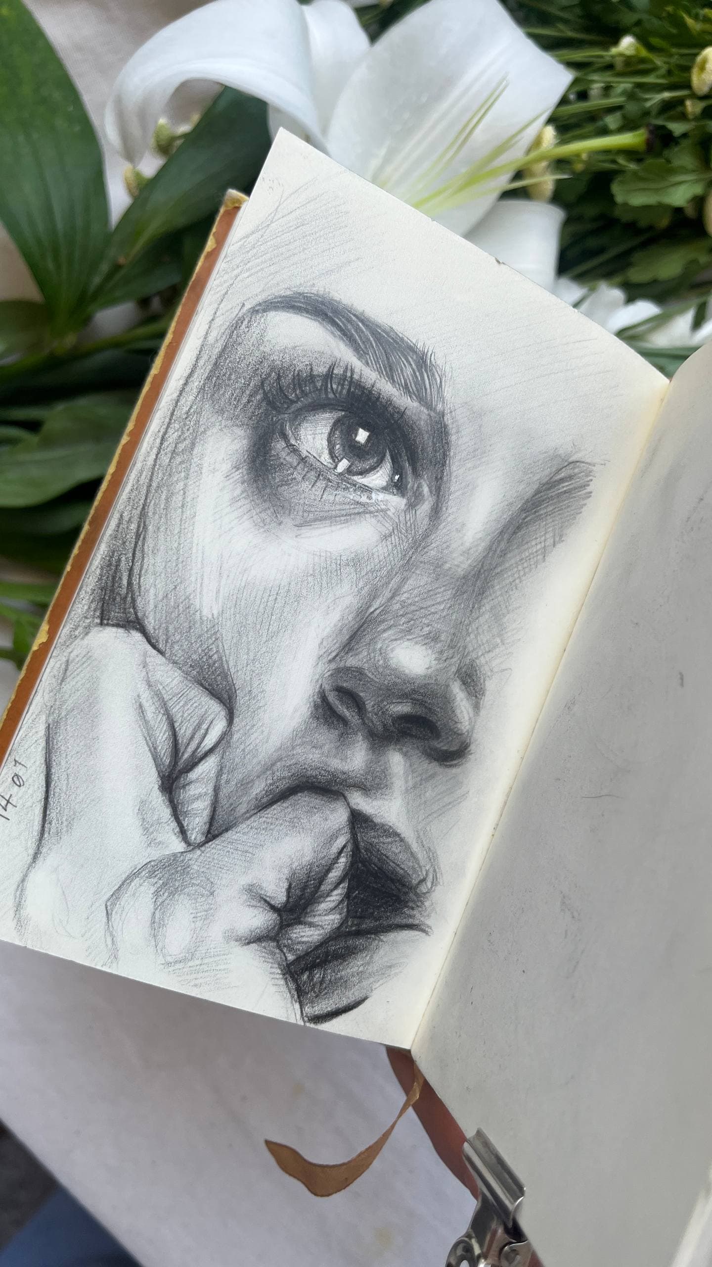 نمای کوچک اسکیس با مداد